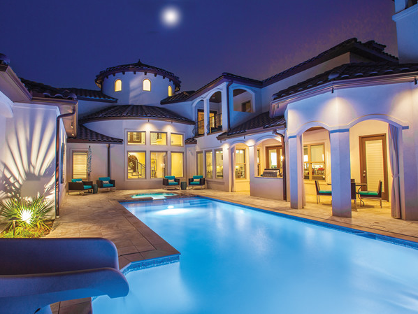 Spacious courtyard home with tall glass windows, stress-free replacement windows Simi Valley, CA